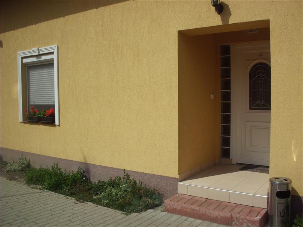 Andrea Apartman Хайдусобосло Экстерьер фото